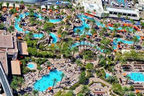 mgm grand pool complex